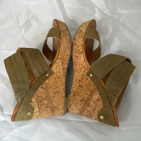 TOMMY HILFIGER Mili Platform Wedge Sandals Olive Green Suede Leather Gold 10 - Picture 6 of 13